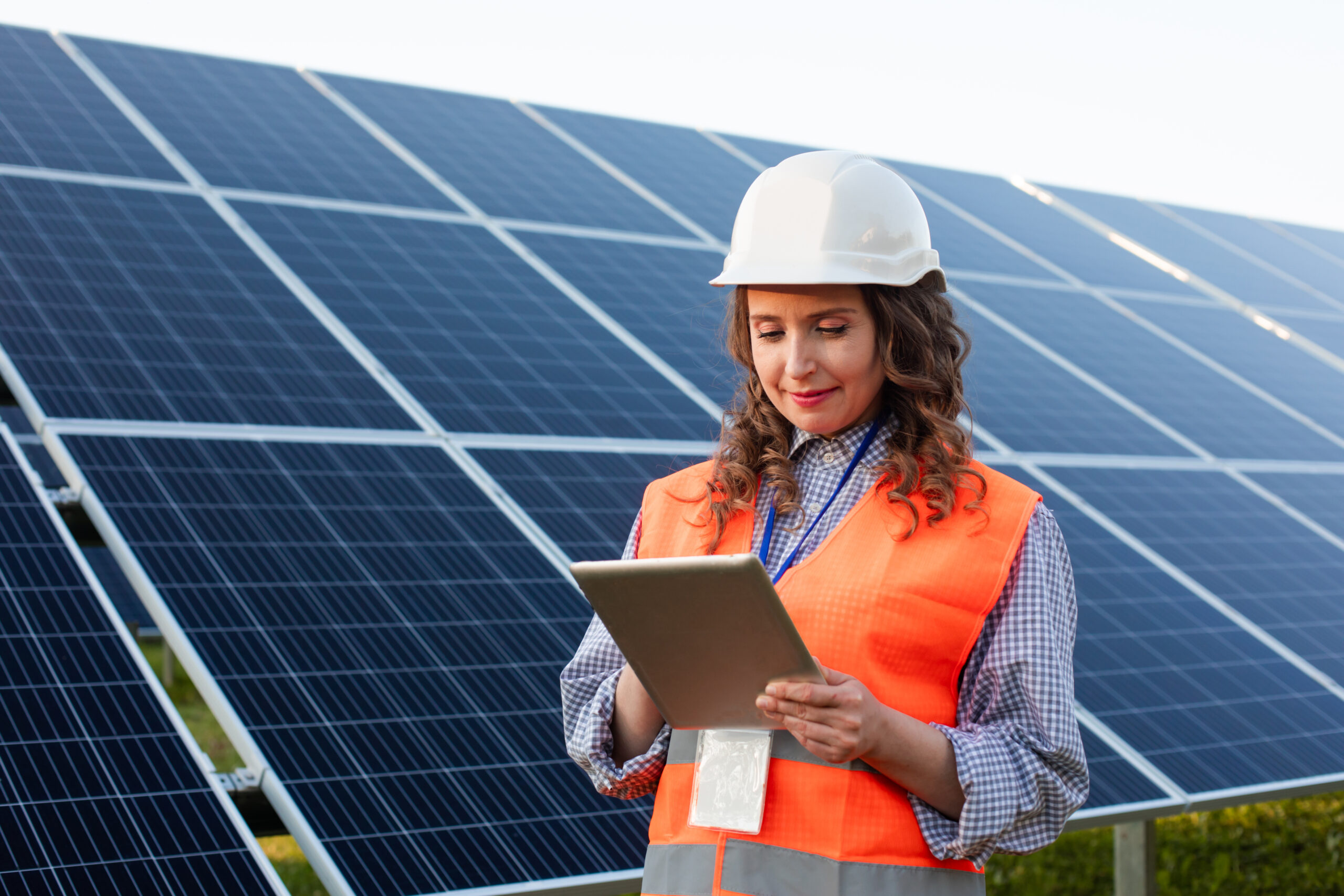 300 mil novos empregos deverão surgir no setor solar até o final de 2023 46 AdobeStock 456702438 scaled