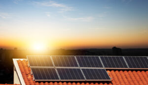 No Brasil R$ 60 bilhões foram movimentados no mercado de energia solar residencial